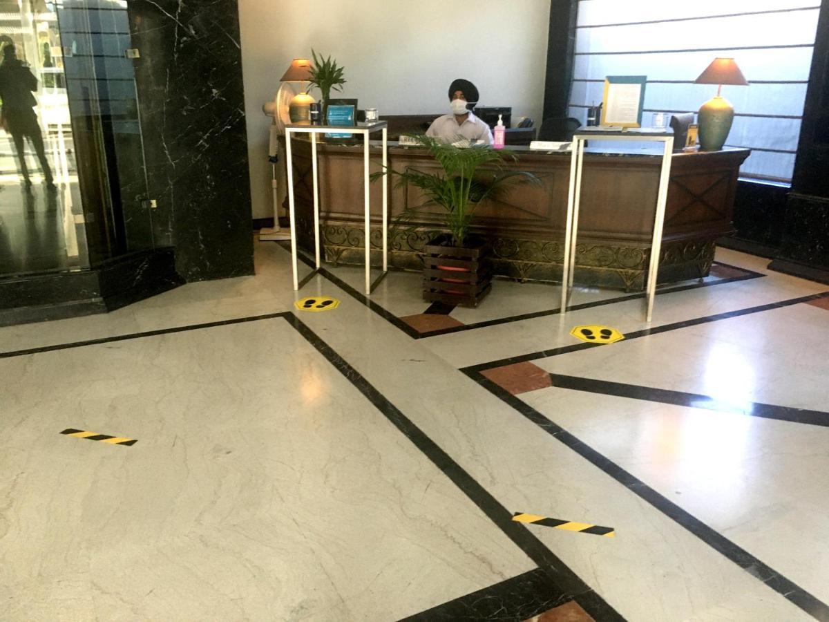 The Maya Hotel Jalandhar Eksteriør billede