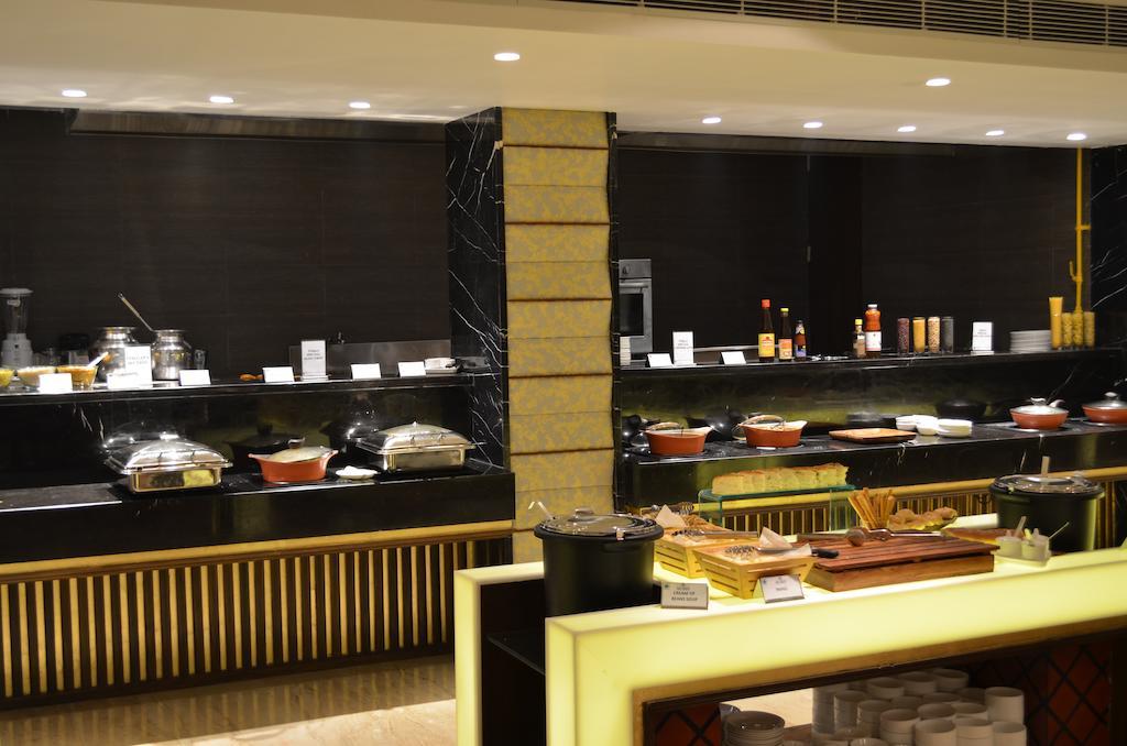 The Maya Hotel Jalandhar Eksteriør billede