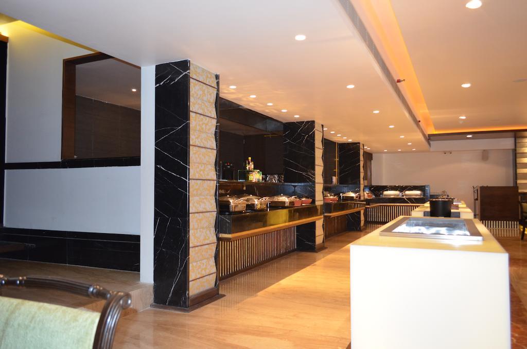 The Maya Hotel Jalandhar Eksteriør billede