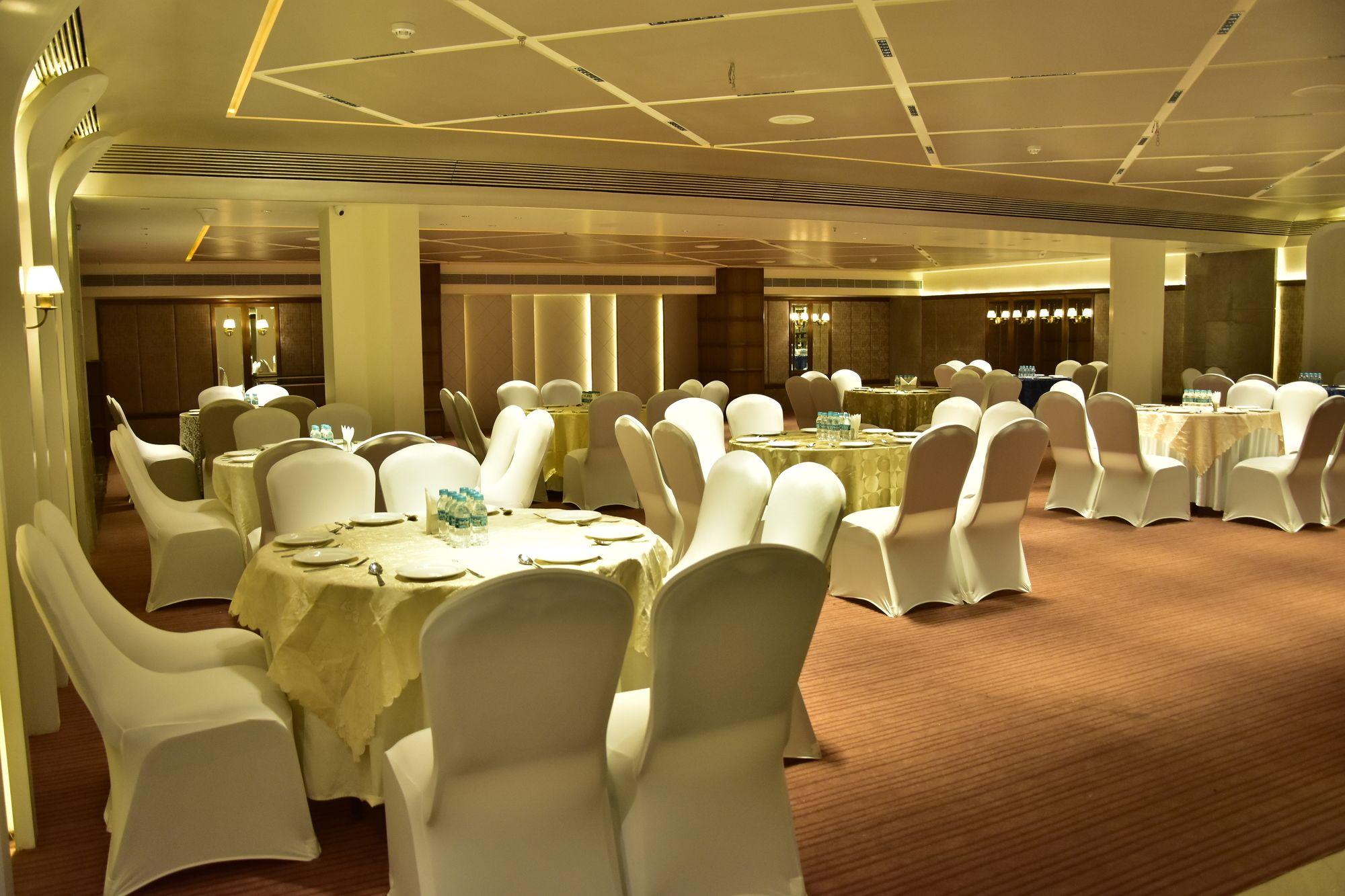 The Maya Hotel Jalandhar Eksteriør billede